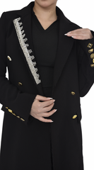 عباية سوداء مع أزرار مميزة و تطريز كريستال